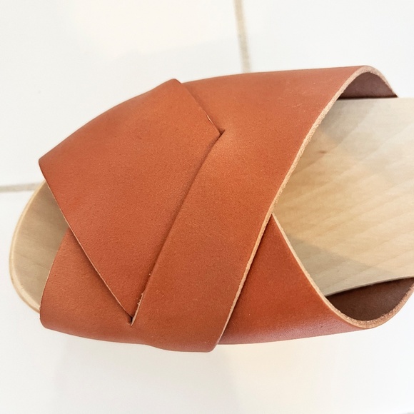 Bryr Sylvie Cross Toe Mid Heel Clog in Whiskey Leather - Picture 4 of 7